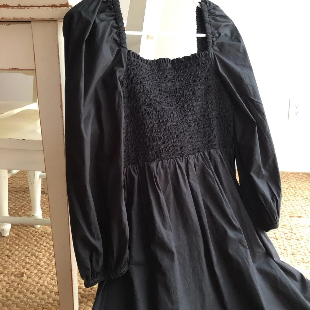 J Crew Smocked Puff Sleeve Dress. Cotton. Black. BD995. Size Small